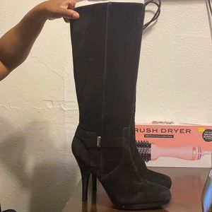 Black 4 in heeled boots